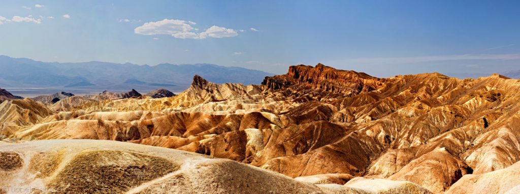 Photographie de la Vallée de la Mort, USA. Photo d'art de désert et montagne de Lionel Caracci, qui expose par ailleurs ses décorations murales chez Krom Galerie Lyon.