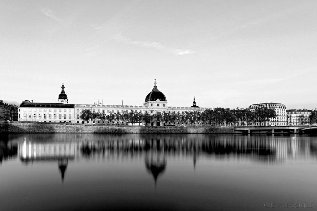 Photo Lyon noir et blanc - Hôtel Dieu - © Lionel Caracci Krom Galerie
