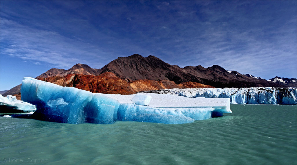 Photo Patagonie, avec le Glacier Viedma. Photographie d'art de paysage nature et montagne de Lionel Caracci, qui expose par ailleurs son travail chez Krom Galerie Lyon.