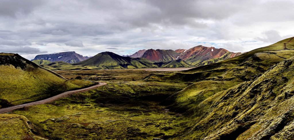 Photographie d'art d'Islande, avec Landmannalaugar. Photo de paysage nature et montagne de Lionel Caracci, qui expose par ailleurs ses décorations murales chez Krom Galerie Lyon.