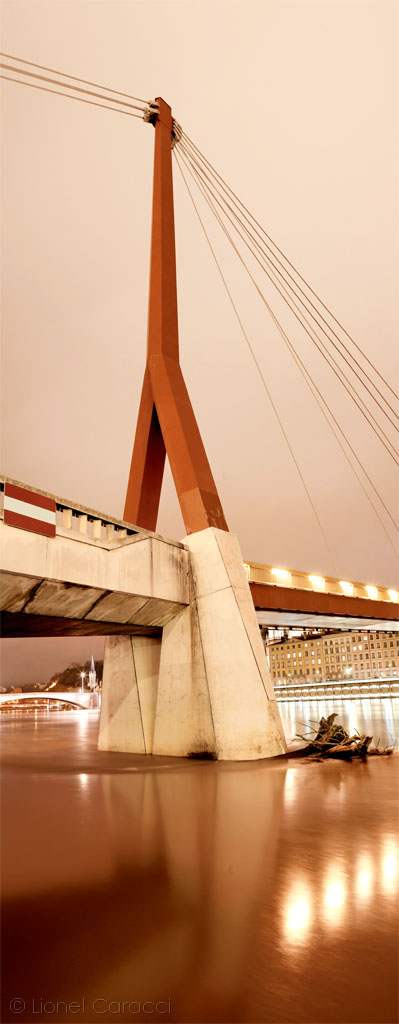 Photo graphique Lyon, architecture de pont - Photographies d'art de Lionel Caracci, Krom Galerie Lyon