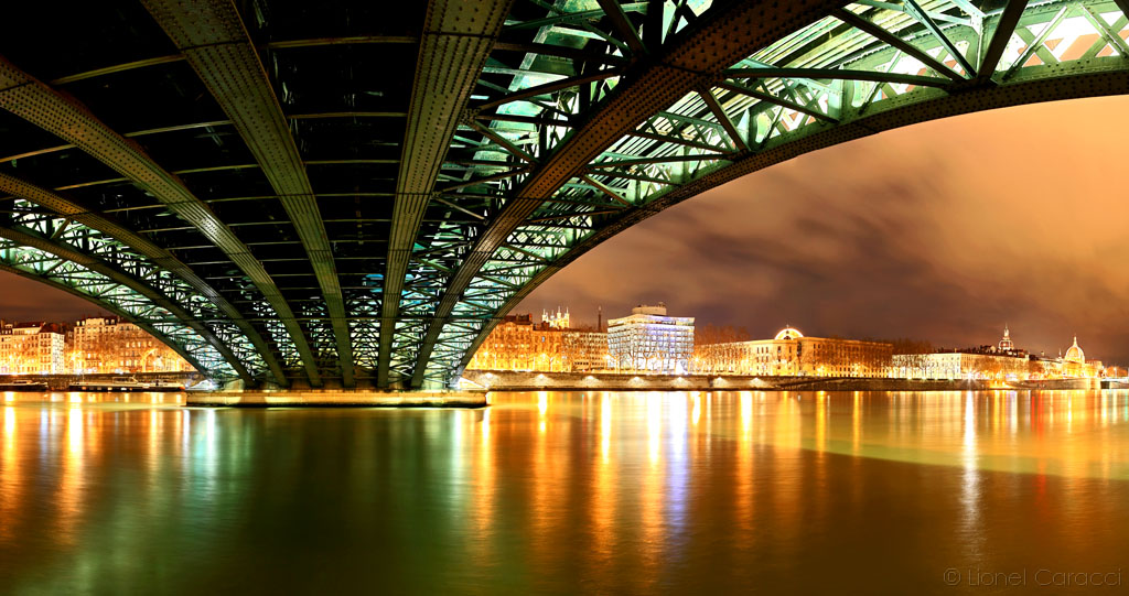 Belle Photo architecturale de Lyon, pont - © Lionel Caracci, Krom Galerie Lyon