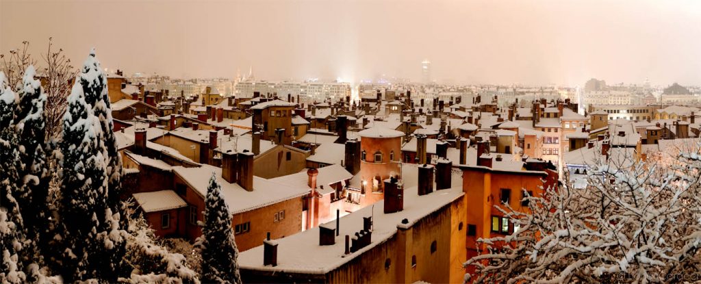 Tableau photo de Lyon sous la neige. Photographie d'art de Lionel Caracci, qui expose par ailleurs son travail chez Krom Galerie Lyon.