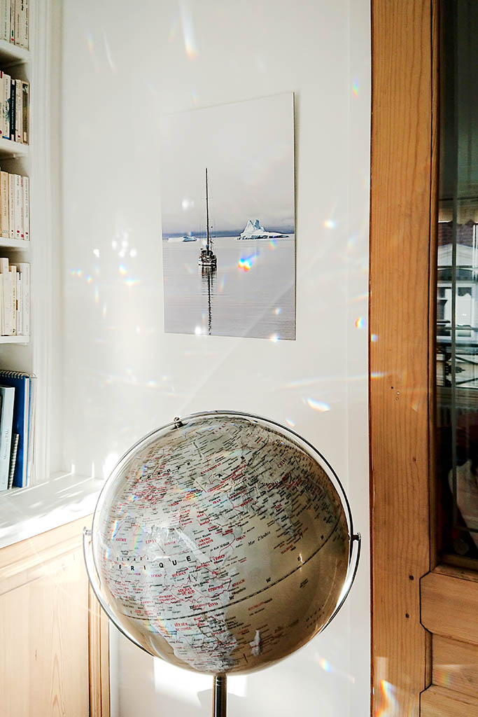 Photographie d'art marine du Groenland, suspendue chez une cliente - Photo de Lionel Caracci, Krom Galerie Lyon