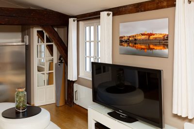 Tirage d'art de Lyon « Reflet sur quais de Saône », réalisé par le photographe Lyonnais Lionel Caracci. Il expose par ailleurs son travail Photo dans sa Galerie d'art à Lyon 2.