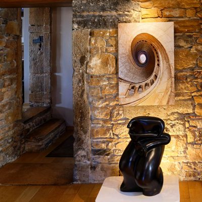 Photos de Lyon en Galerie : Tirage d'art « Escalier des Archives de Lyon ». Cette Photographie de la Galerie Krom est fabriquée à Lyon. En effet, Lionel Caracci est un Photographe Lyonnais.