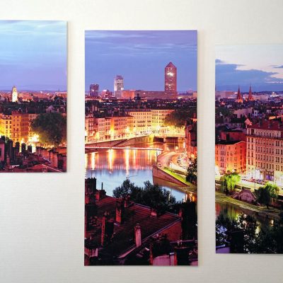 Photographie d'art de Lyon en triptyque de la Galerie de Photos Krom. Cette Décoration de Bureau Professionnel est de plus fabriquée à Lyon. Tirage de Lyon de Lionel Caracci, qui présente par ailleurs son travail dans sa boutique à Lyon 2, à destination du particulier comme du bureau d'entreprise.