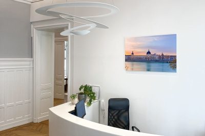 Photo de Lyon « Hôtel-Dieu Pastel », en Décoration d'Accueil d'Entreprise. Par ailleurs, cette Déco de Bureau Professionnel est fabriquée à Lyon. Photographie de Lyon de Lionel Caracci, qui présente aussi son travail dans sa Galerie d'art à Lyon 2.